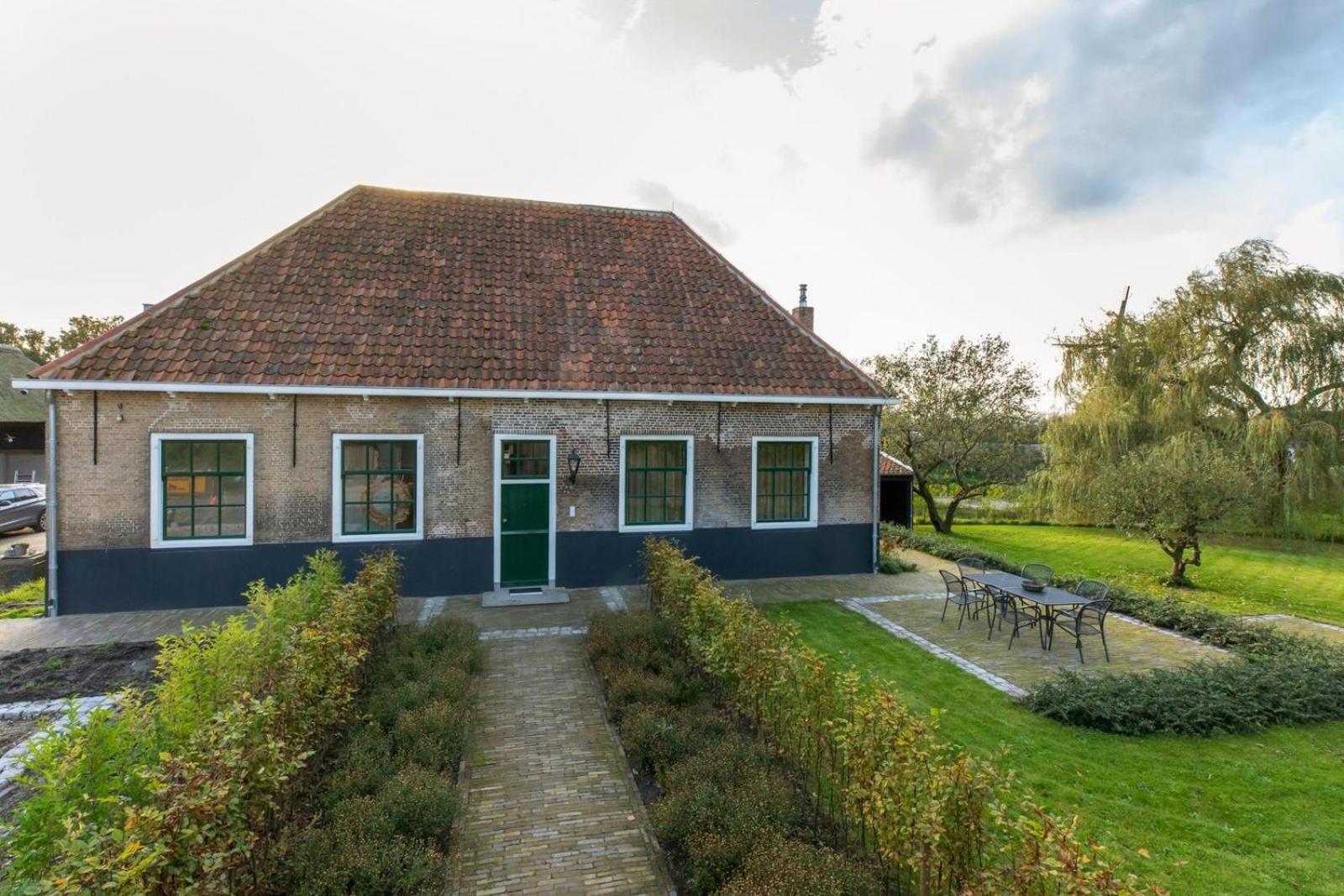 Vakantiehuis 'Boerderij Molenhof' - Stationsweg 5 | Heinkenszand 외부 사진